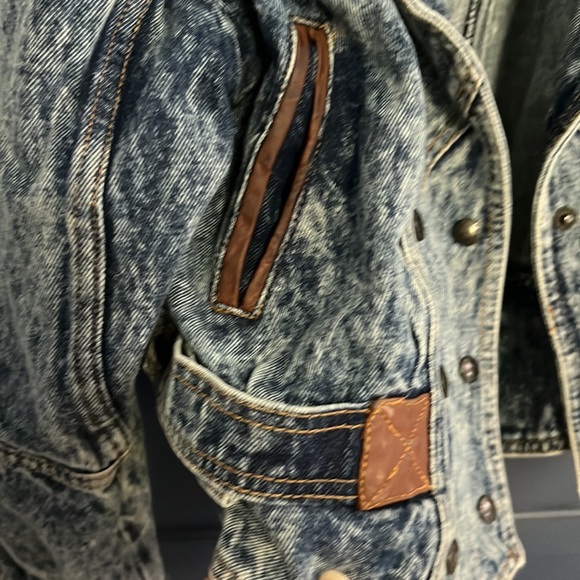 80’s Vintage Denim Jacket with leather accents size small - Picture 10 of 15